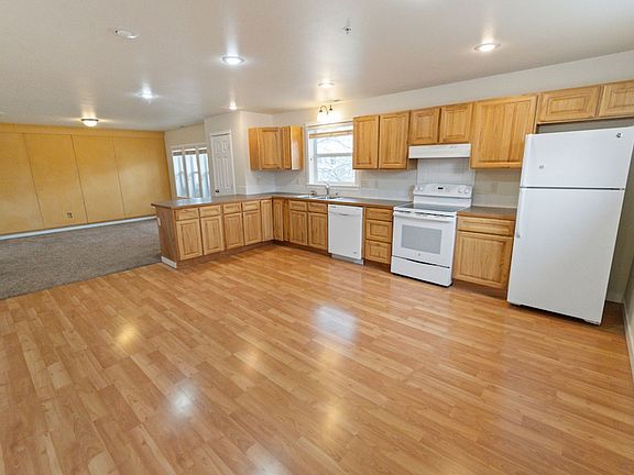 3rd image of 728 E Mission Ave #3