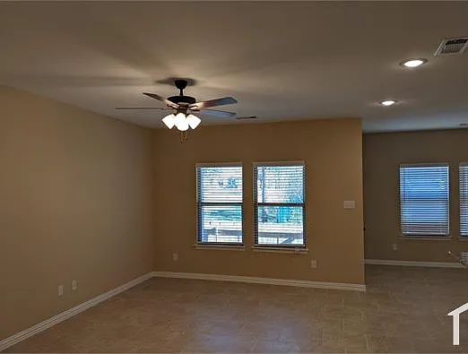 3 bed, 1570 sqft, $1,950 — Photo 4