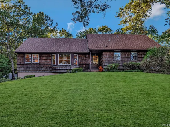 7 Hill Drive, Port Jefferson, NY 11777