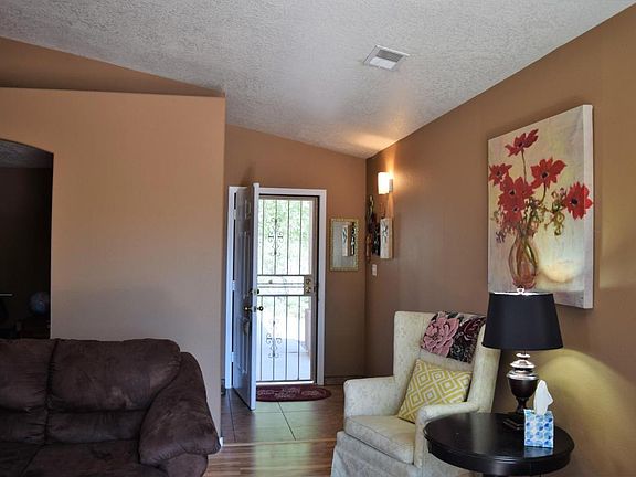 4th image of 128 Avenida Jardin