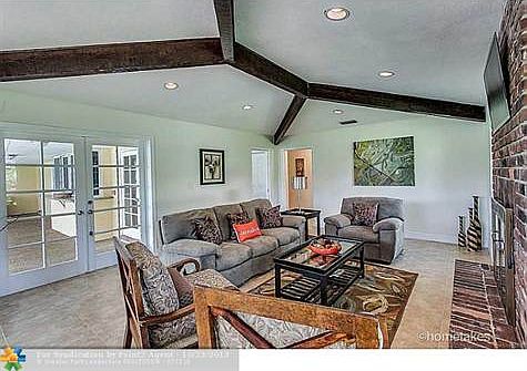 4th image of 19101 W Oakmont Dr
