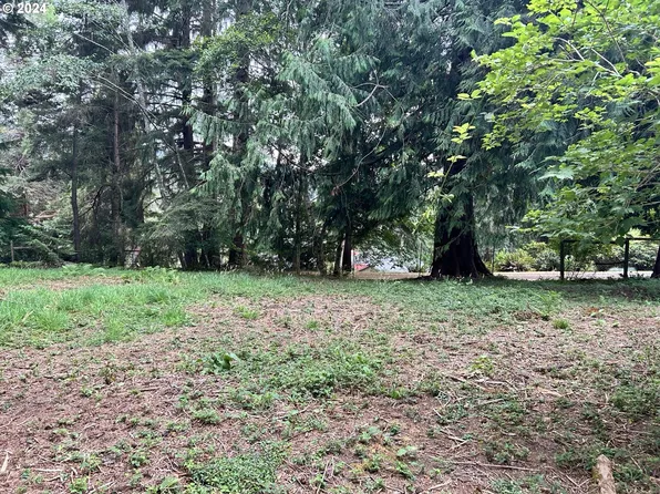 Crest Dr #300, Astoria, OR 97103