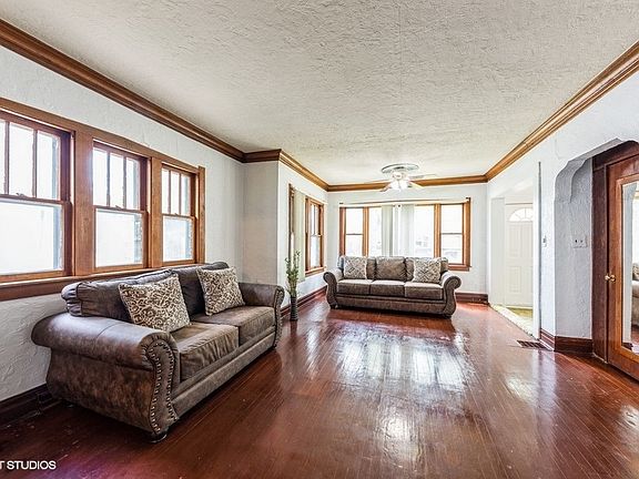 4th image of 115 N Elmwood Ave