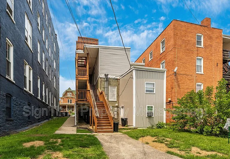 306 N Potomac St — Photo 6