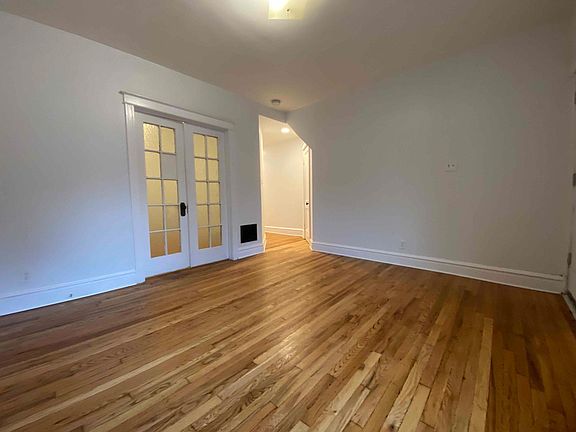 4th image of 5017 S Broadway