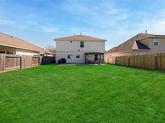 3rd image of 512 Forest Village Cir