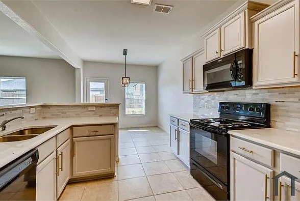 153 Ryan St — Photo 10