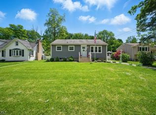 22 Beaverbrook Ln, Denville, NJ 07834