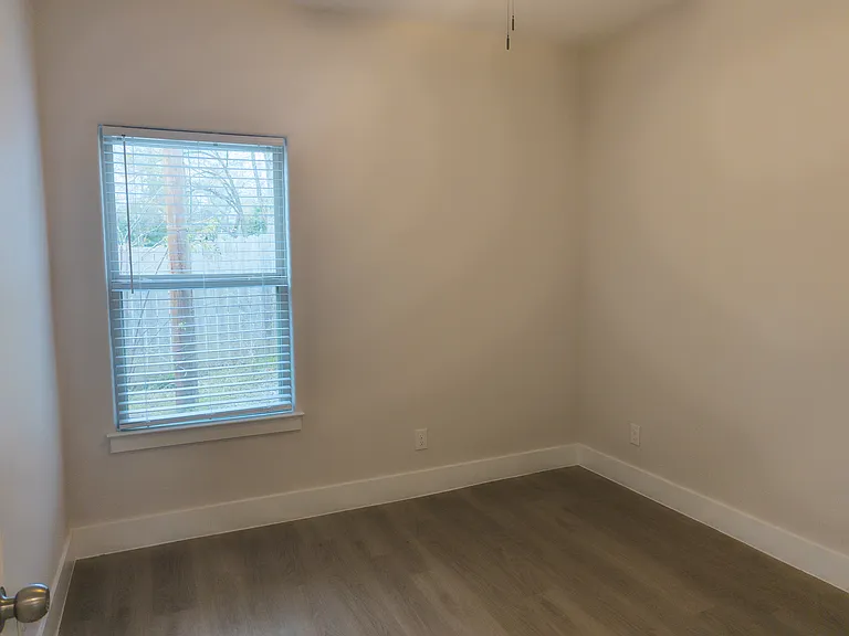 416 Lake St #102 — Photo 11