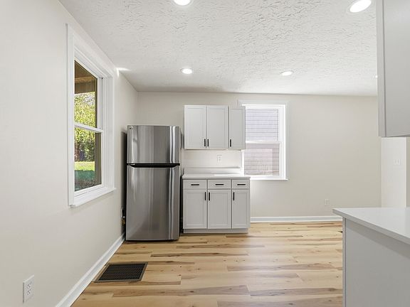 3rd image of 234 Evergreen Ave