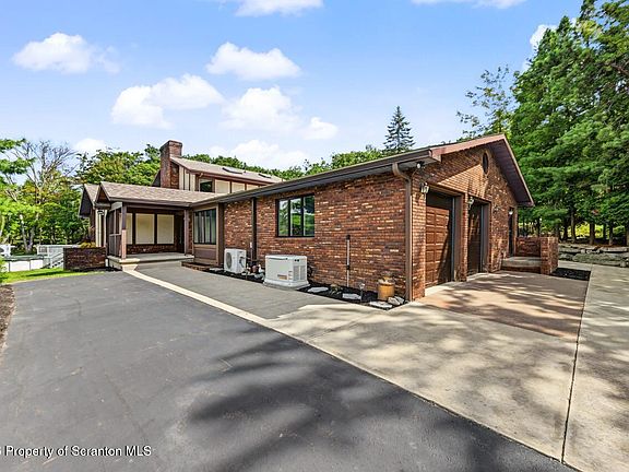 4th image of 4372 Elmhurst Blvd