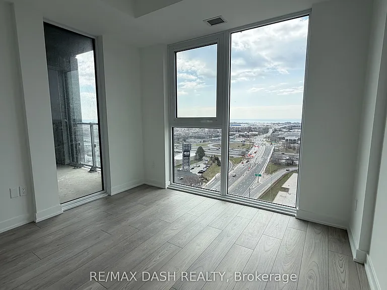 1007 The Queensway #1707 — Photo 12