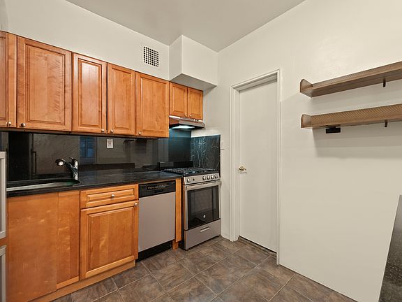 5th image of 44 W 69th St APT B