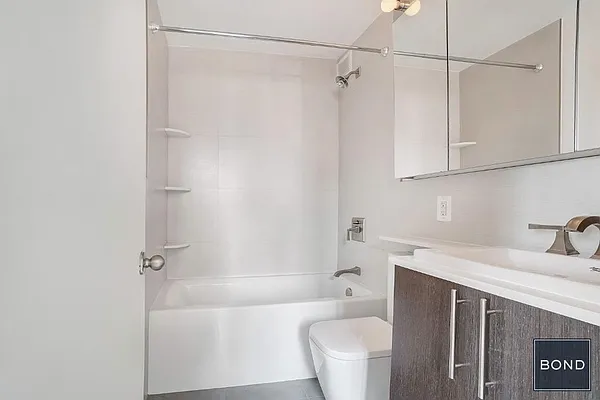 Rented by Bond New York | media 16