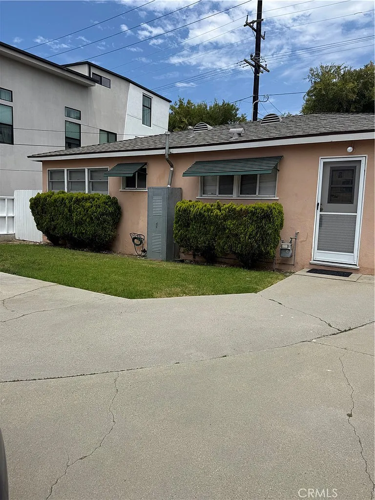 3 bed, 1157 sqft, $3,000 — Photo 3