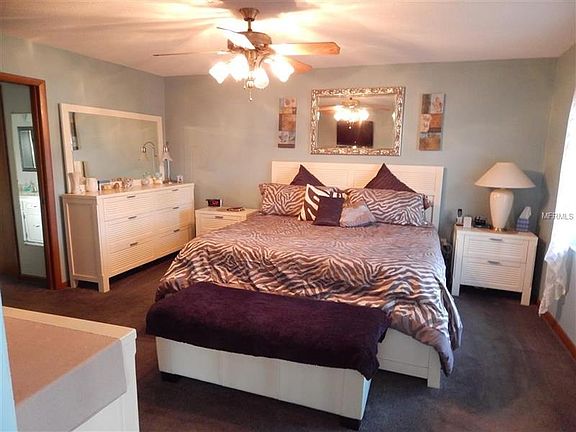 5th image of 9595 Oakwood Dr