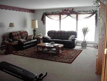 3rd image of 1825 S Smith Xing
