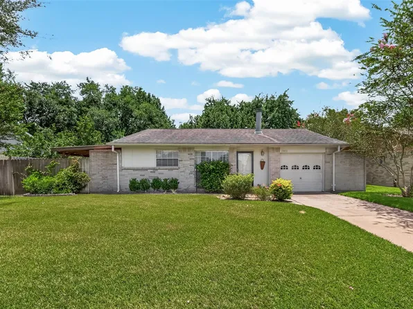 2811 Pheasant Creek Dr, Sugar Land, TX 77498