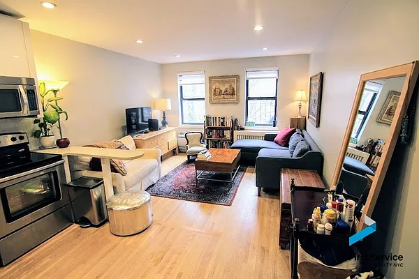 Rented by FirstService Realty (legacy) | media 17