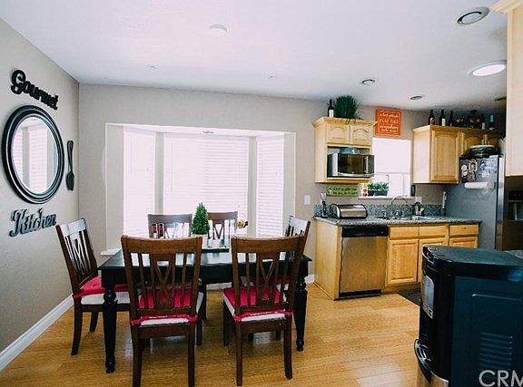 4th image of 736 E Merced Ave