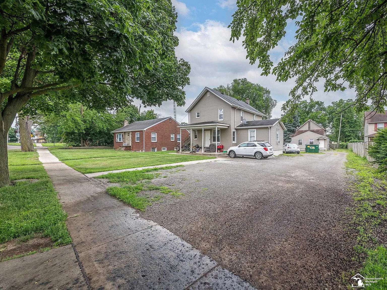 926 E Front St photo 1