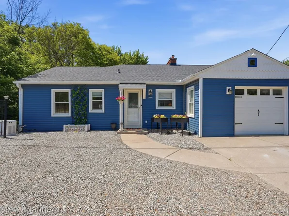 1612 S Hughes Rd, Brighton, MI 48114