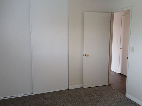 4th image of 25710-25730 Clay St #25730-01