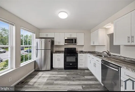 4 bed, $3,000 — Photo 4