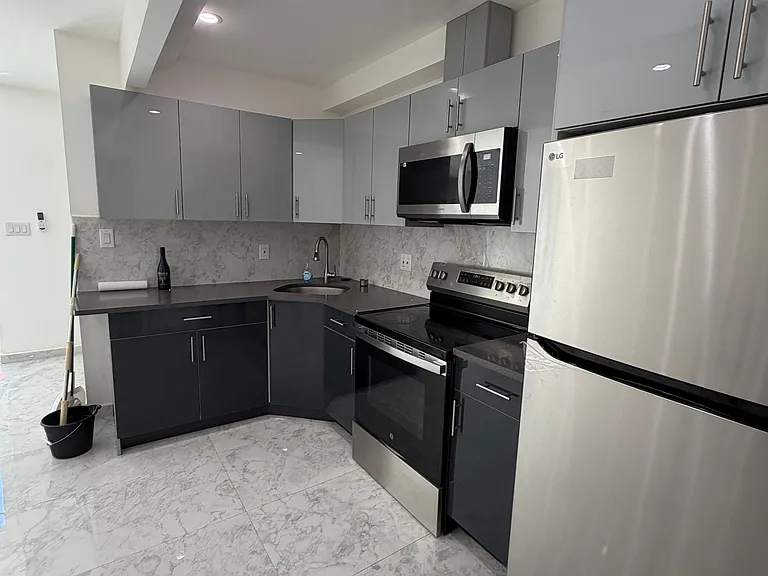 162-17 72nd Ave #1 — Photo 3