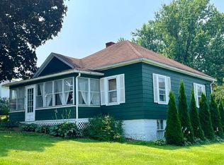 212 S Washington St, Elizabeth, IL 61028