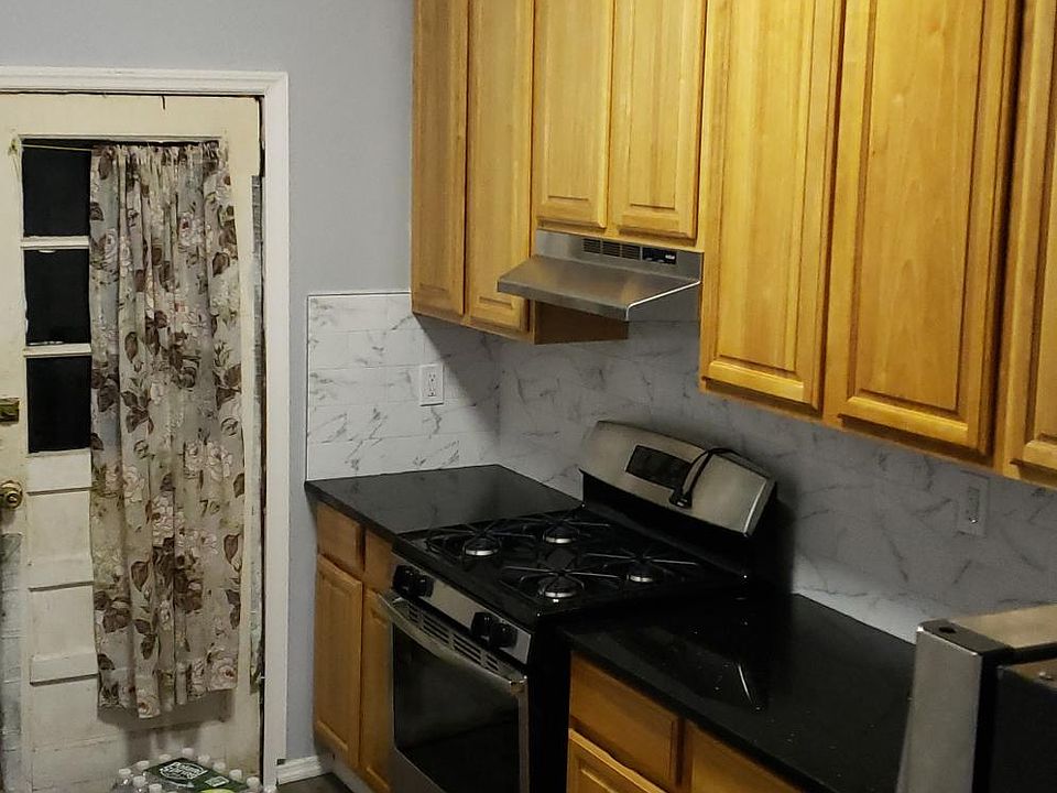 2nd image of 3 Bay 38th St #1