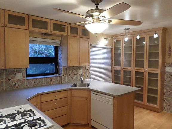 2nd image of 2418 W Jarvis Ave #1