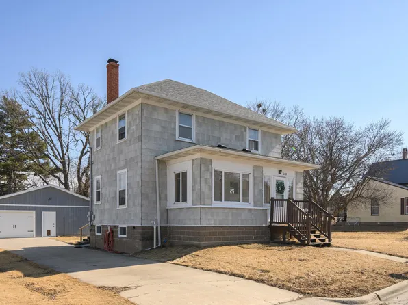 643 Richland Ave, Saint Charles, MN 55972