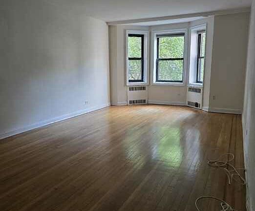 3rd image of 300 Main St APT 2