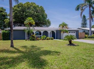 1862 Winchester Rd N, Saint Petersburg, FL 33710