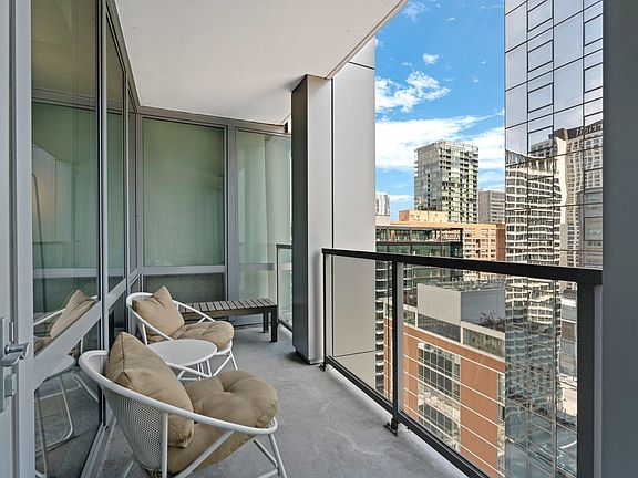 4th image of 160 E Illinois St #2107E