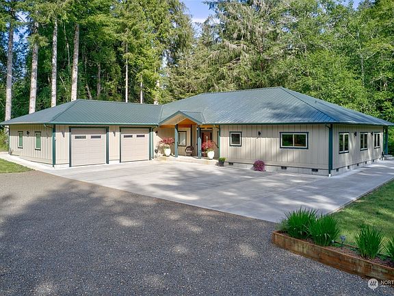 3rd image of 25 Cougar Park Lane