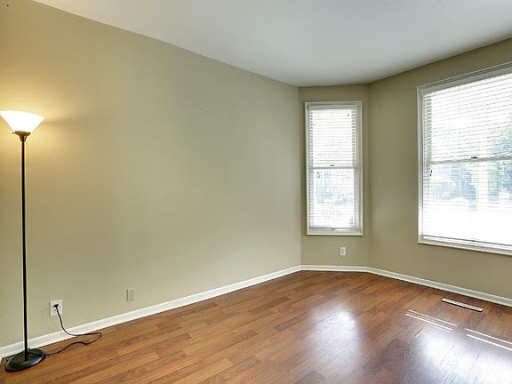 4th image of 2631 Pillsbury Ave S