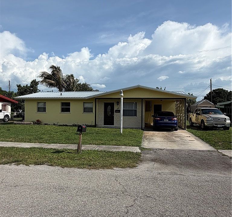 1st image of 428 W Alverdez Ave