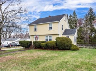 79 Grove St, Hopkinton, MA 01748