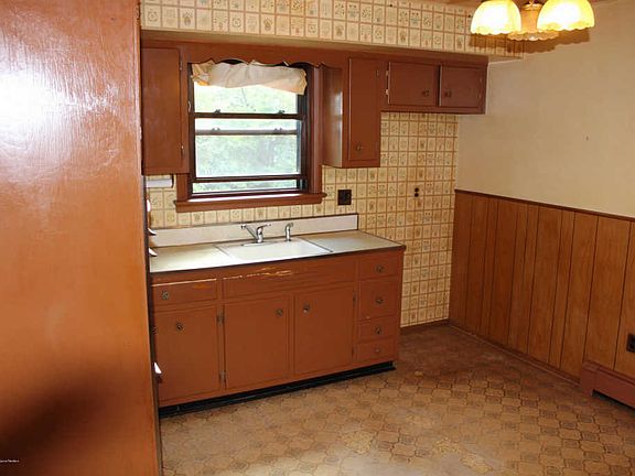 4th image of 49 Kingsland St