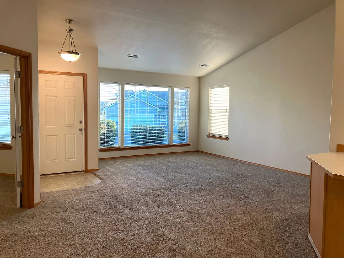142 Berkshire Lane - Sun Willows Golf Course Community! — Photo 2