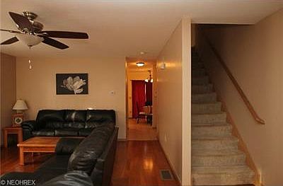 3rd image of 300 Frank Ave