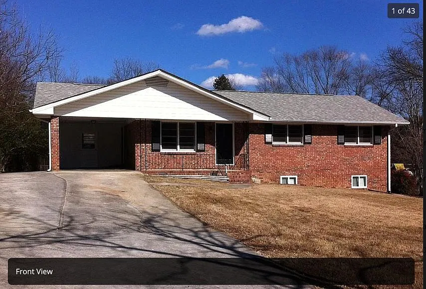5 bed, 2002 sqft, $2,285 — Photo 2