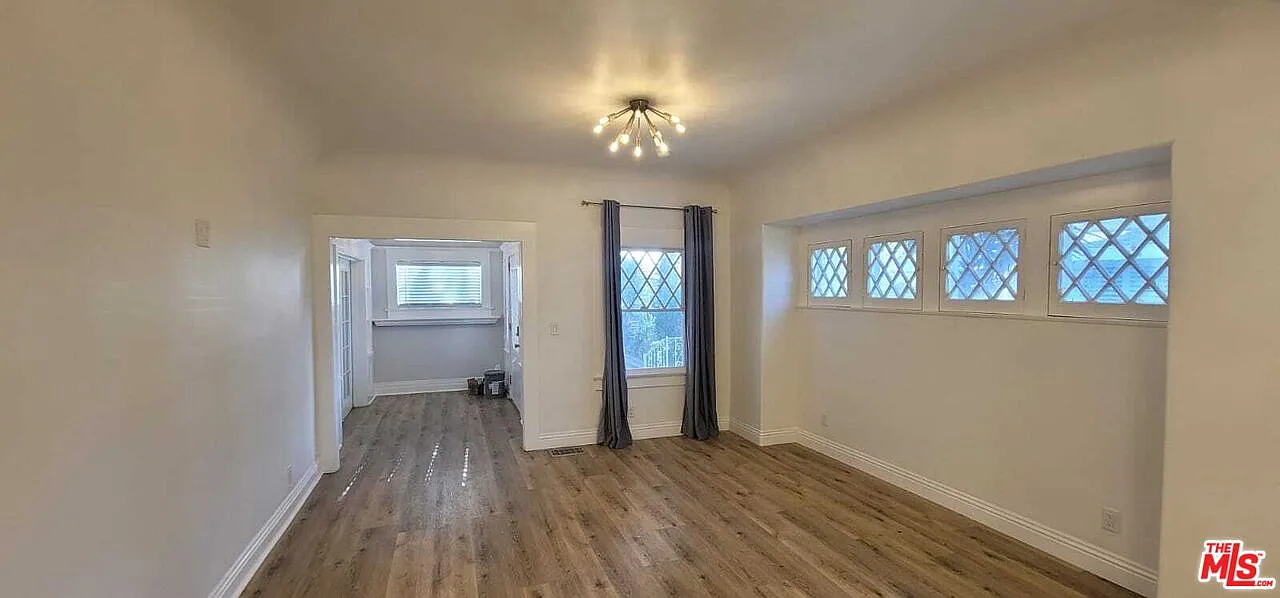3 bed, 3.0 bath, 2441 sqft, $4,250 — Photo 4