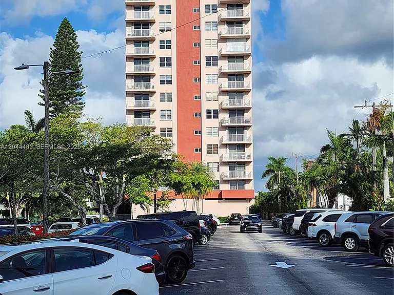 3161 S Ocean Dr #404 — Photo 2