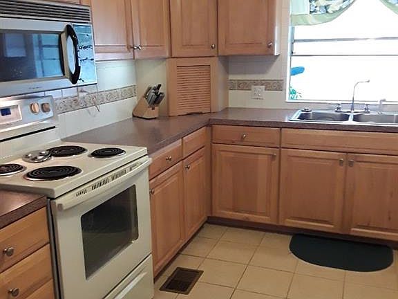 2nd image of 221 Matecumbe Ln #234