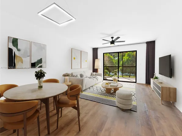 2202 S Cypress Bend Dr APT 204, Pompano Beach, FL 33069