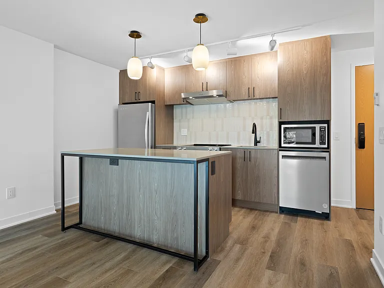 300 McRae Ave — Photo 38