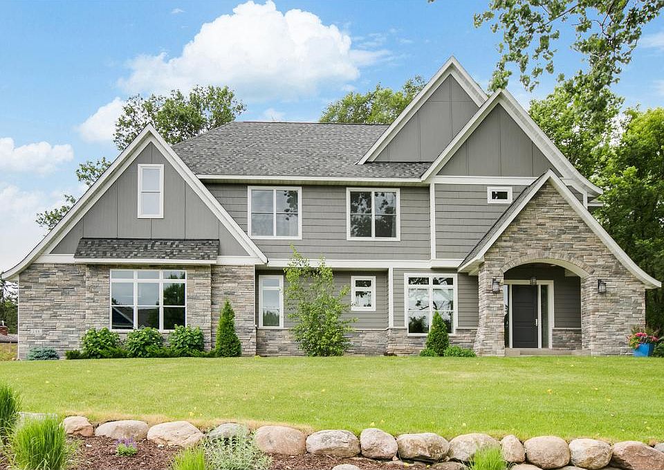 1st image of 748 Willow Ln